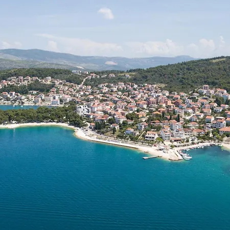 Apartmán By The Sea Okrug Gornji - Ciovo - 25222 *