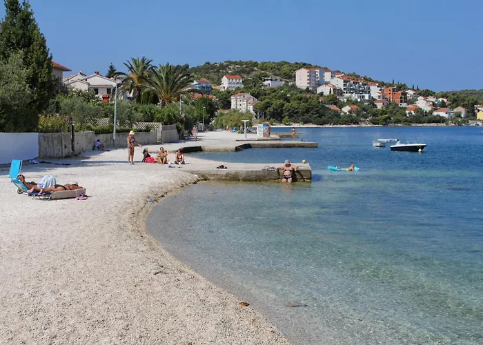 Apartment By The Sea Okrug Gornji - Ciovo - 25222