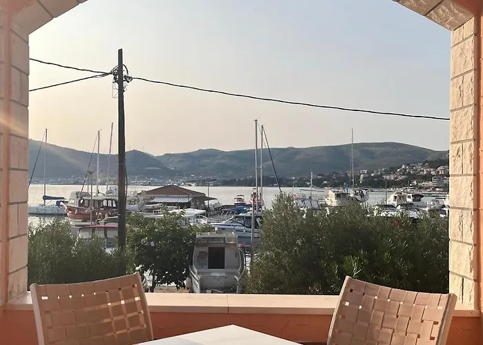 By The Sea Okrug Gornji - Ciovo - 25222 Apartment *