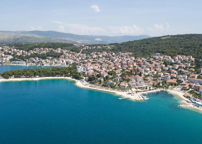 Apartment By The Sea Okrug Gornji - Ciovo - 25222 *