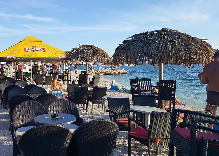 Apartment By The Sea Okrug Gornji - Ciovo - 25222 *